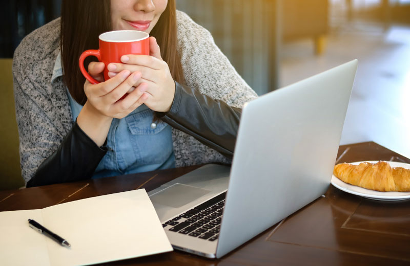 Требуется модератор в команду мессенджера MAX